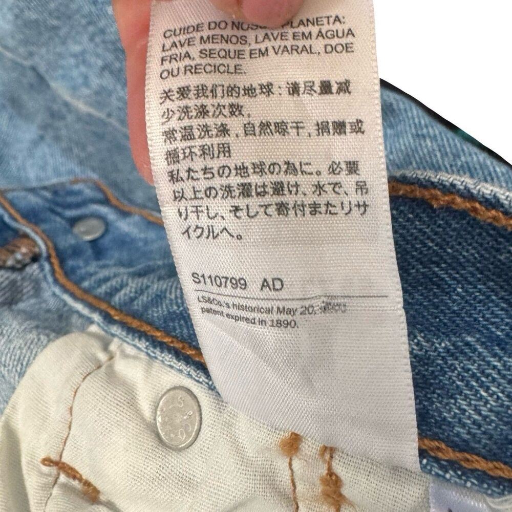 Levi's 501 Premium Women's Shorts Size 32 Blue Button Fly Cut Off Bermuda Denim - Picture 5 of 8